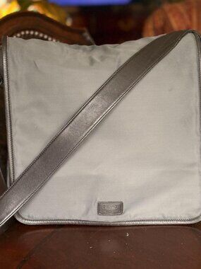 Vintage COACH 5109 Grey Nylon & Leather Messenger Bag